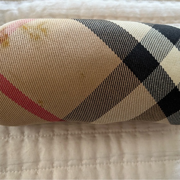 Burberry Stylish Black Aviator Glasses - Picture 7 of 12